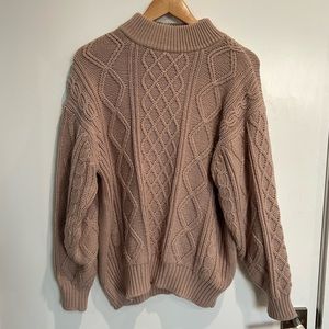 Vintage Cable knit sweater in neutral beige, size Small to Medium, unbranded